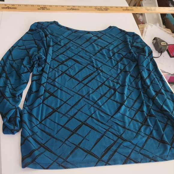 Chico’s Layering Tee, Size 1 (M),teal/black abstract print, long sleeves, Soft! - Picture 11 of 13